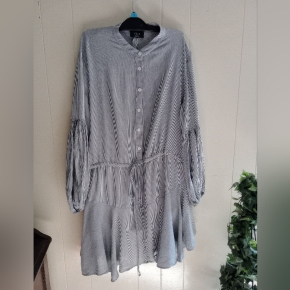 Vici Dresses & Skirts - H&M Striped Button-Up Dress